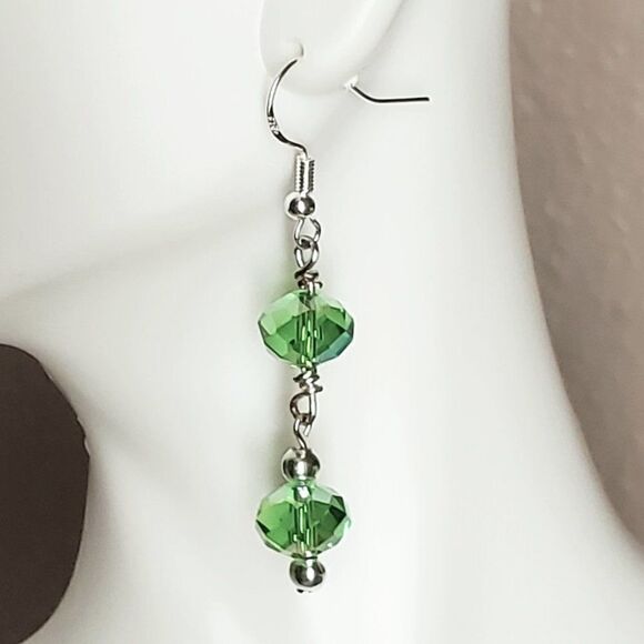 Green glass beaded earrings - Handmade (NEW) - Picture 1 of 4